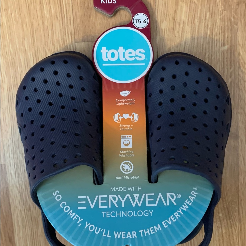 Totes Kids Dark Blue Clogs with Everywear Technology